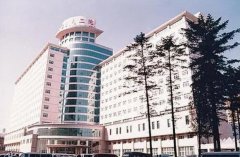 沈阳医大二院做眼袋多少钱